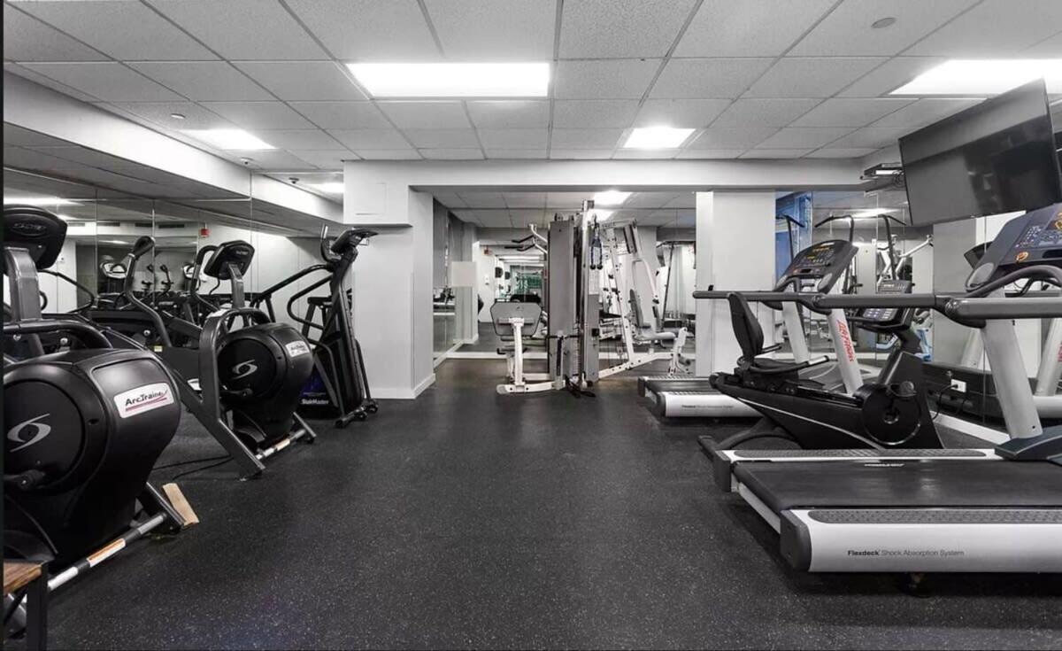 73-919 New Uws Doorman Gym * New York